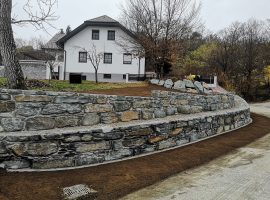 Natursteinmauer in Willersdorf